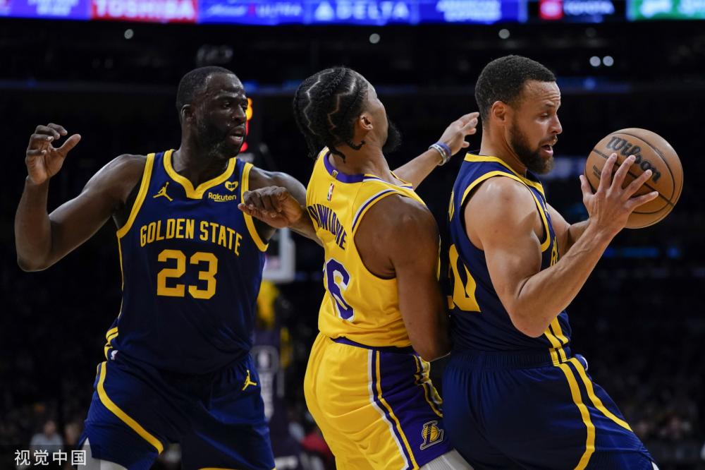 着湖人队球 着湖人队球